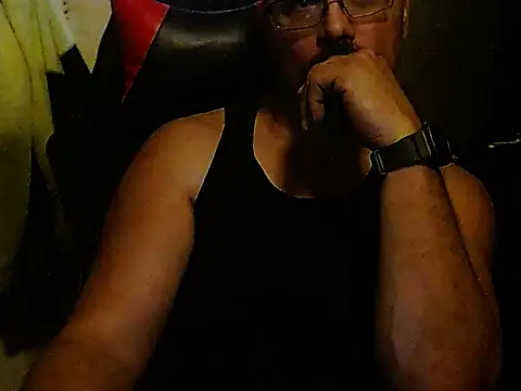 KrazyLegz online show from 01.04.25