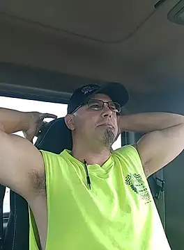 KrazyLegz online show from 09.27.25