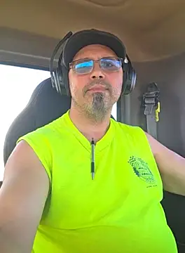 KrazyLegz online show from 10.11.25