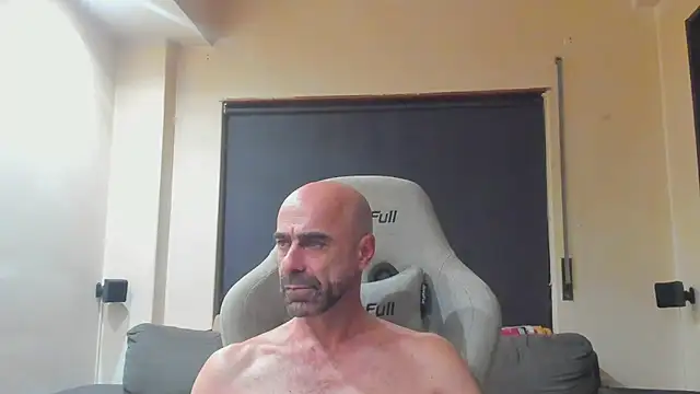 Snapshot of Bicopflirt chatting on 09.13.25 Bicopflirt online show from 09.13.25