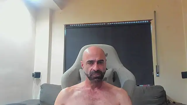 Snapshot of Bicopflirt chatting on 10.06.25 Bicopflirt online show from 10.06.25