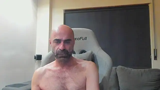 Snapshot of Bicopflirt chatting on 10.26.25 Bicopflirt online show from 10.26.25