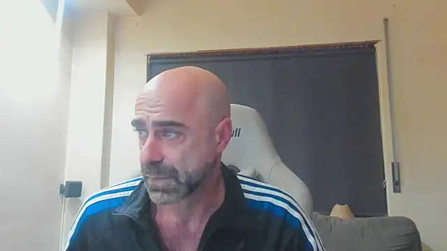 Snapshot of Bicopflirt chatting on 10.31.25 Bicopflirt online show from 10.31.25