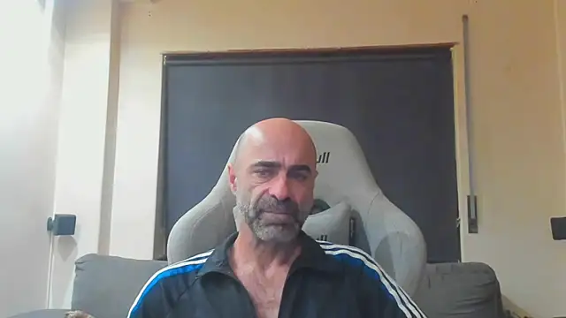 Snapshot of Bicopflirt chatting on 11.10.25 Bicopflirt online show from 11.10.25