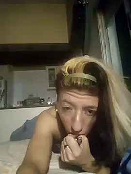 Snapshot of gala2 chatting on 01.10.25 gala2 online show from 01.10.25