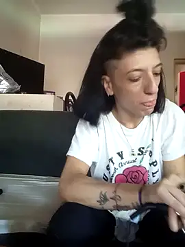 Snapshot of gala2 chatting on 01.30.25 gala2 online show from 01.30.25