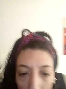 Snapshot of gala2 chatting on 02.04.25 gala2 online show from 02.04.25