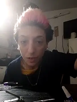 Snapshot of gala2 chatting on 09.18.25 gala2 online show from 09.18.25