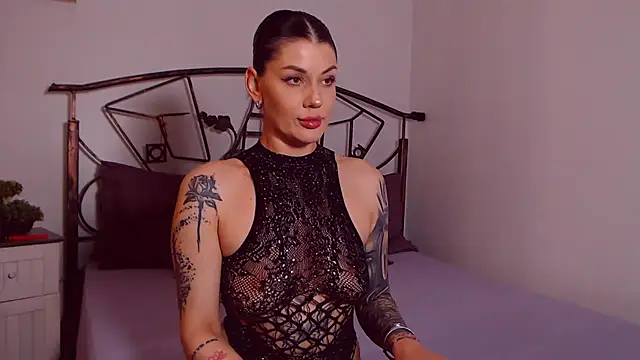 Snapshot of YvonneEverlee chatting on 05.15.26 YvonneEverlee online show from 05.15.26