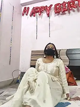 Snapshot of wildbabes chatting on 02.02.26 wildbabes online show from 02.02.26