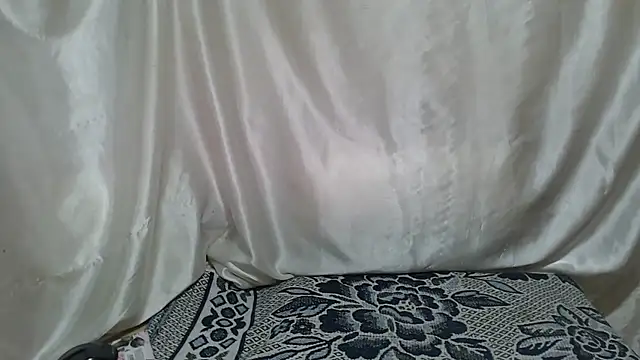 Burberrry  online show from 09.12.25