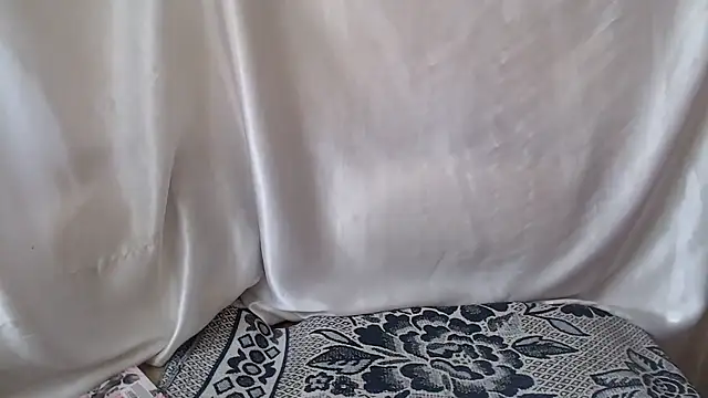 Burberrry  online show from 09.13.25