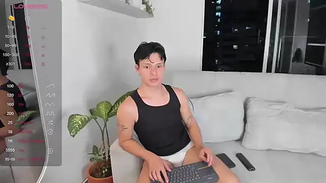 Snapshot of Alexxblue chatting on 12.05.24 Alexxblue online show from 12.05.24