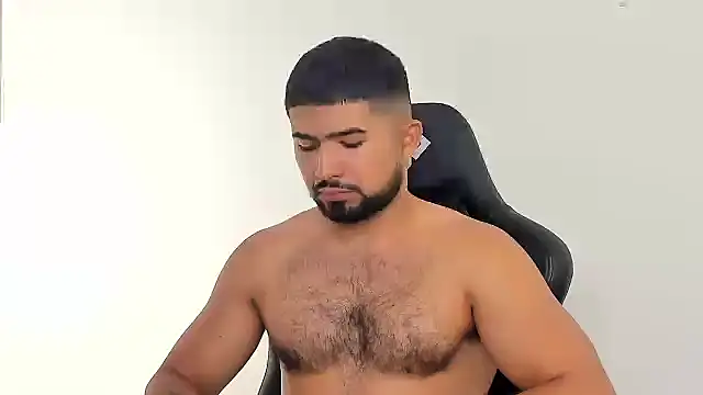 Snapshot of ethaanjones chatting on 12.27.24 ethaanjones online show from 12.27.24