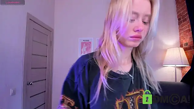 MalenaErnman online show from 02.20.25