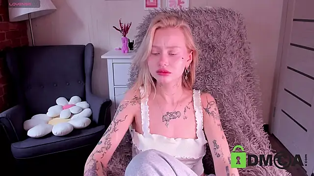 MalenaErnman online show from 03.16.25