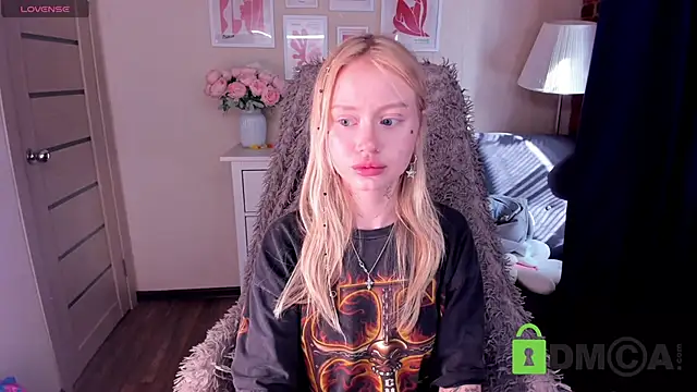 MalenaErnman online show from 03.22.25