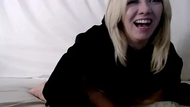 Snapshot of SallyCumLaude chatting on 01.23.25 SallyCumLaude online show from 01.23.25