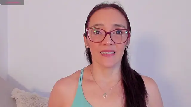 Snapshot of Jessica_Herrera_ chatting on 04.30.26 Jessica Herrera online show from 04.30.26