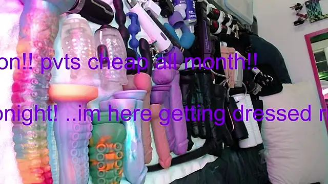 famousALYX online show from 02.08.26