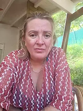 Snapshot of lady_charlyne chatting on 01.17.25 lady charlyne online show from 01.17.25