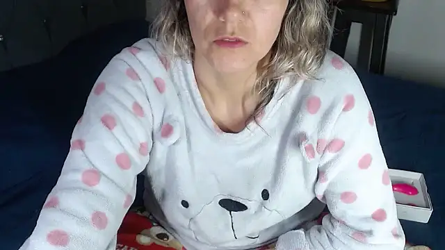 Chantal hott online show from 06.06.26