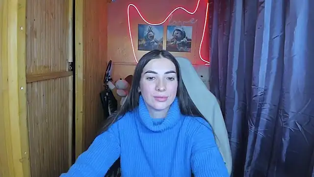 Snapshot of Fiery_Brunette_ chatting on 02.13.25 Fiery Brunette  online show from 02.13.25