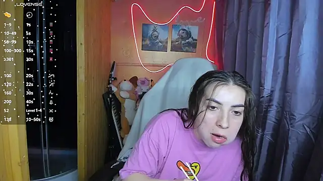 Snapshot of Fiery_Brunette_ chatting on 02.24.25 Fiery Brunette  online show from 02.24.25