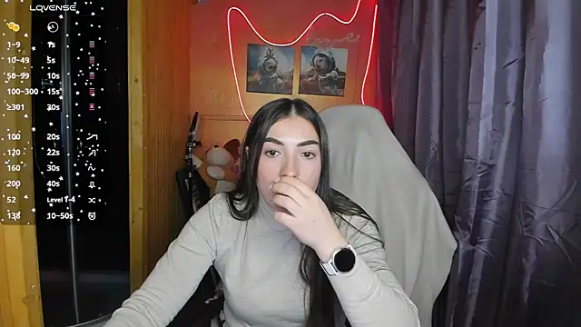 Snapshot of Fiery_Brunette_ chatting on 02.27.25 Fiery Brunette  online show from 02.27.25