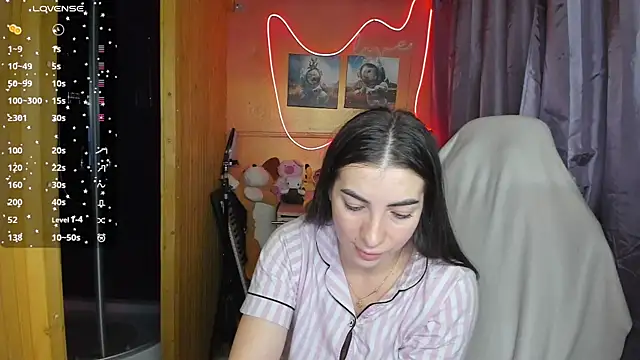 Snapshot of Fiery_Brunette_ chatting on 03.01.25 Fiery Brunette  online show from 03.01.25