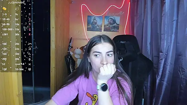 Snapshot of Fiery_Brunette_ chatting on 03.07.25 Fiery Brunette  online show from 03.07.25