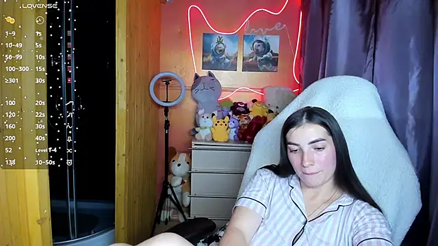 Snapshot of Fiery_Brunette_ chatting on 09.18.25 Fiery Brunette  online show from 09.18.25