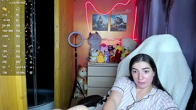 Snapshot of Fiery_Brunette_ chatting on 10.07.25 Fiery Brunette  online show from 10.07.25