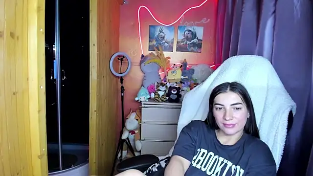 Fiery Brunette  online show from 03.19.26