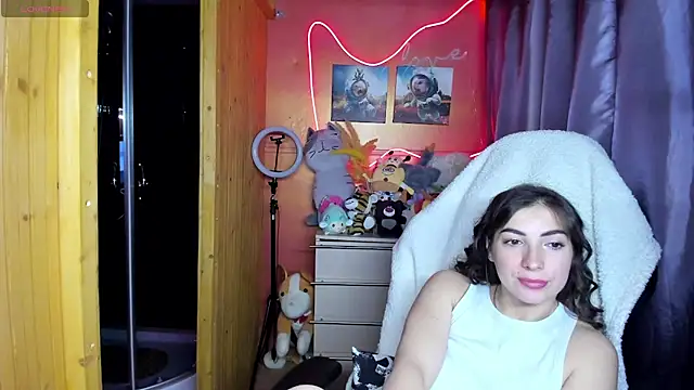 Fiery Brunette  online show from 05.23.26