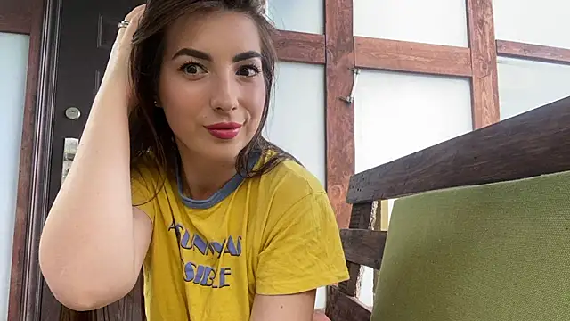 Fiery Brunette  online show from 07.27.26