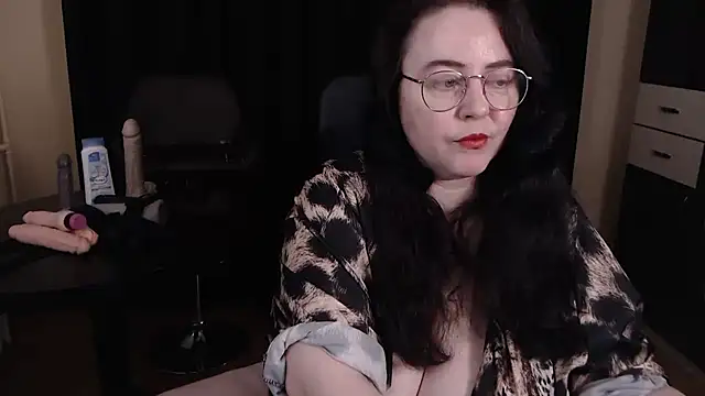 Snapshot of poshmistress chatting on 05.26.26 poshmistress online show from 05.26.26