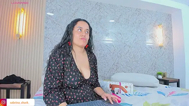 sabrina shark  online show from 11.22.25