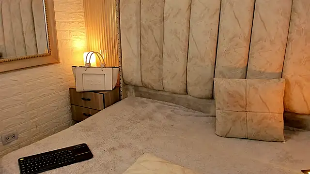 catalina  23 online show from 09.29.25