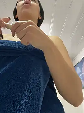 Snapshot of hannahb-e chatting on 03.11.26 hannahb-e online show from 03.11.26