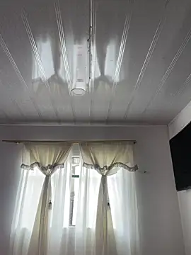 Snapshot of hannahb-e chatting on 03.12.26 hannahb-e online show from 03.12.26