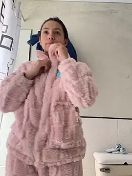 Snapshot of hannahb-e chatting on 03.15.26 hannahb-e online show from 03.15.26