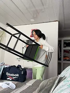 Snapshot of hannahb-e chatting on 03.25.26 hannahb-e online show from 03.25.26