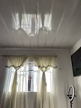 Snapshot of hannahb-e chatting on 03.26.26 hannahb-e online show from 03.26.26