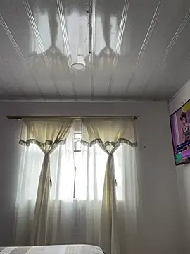 Snapshot of hannahb-e chatting on 03.27.26 hannahb-e online show from 03.27.26