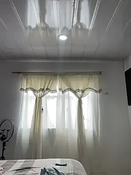 Snapshot of hannahb-e chatting on 03.31.26 hannahb-e online show from 03.31.26