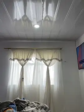 Snapshot of hannahb-e chatting on 04.08.26 hannahb-e online show from 04.08.26