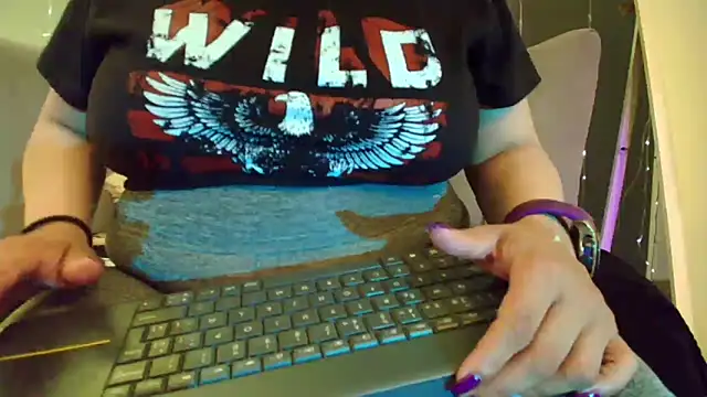 Sammy owens  online show from 02.02.25