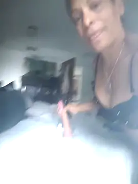 CeceilaMoon online show from 04.17.26