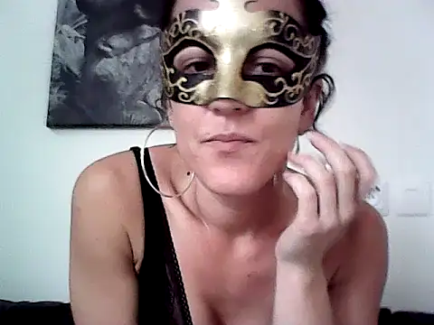 Snapshot of Masquegirlmysterious chatting on 11.05.25 Masquegirlmysterious online show from 11.05.25